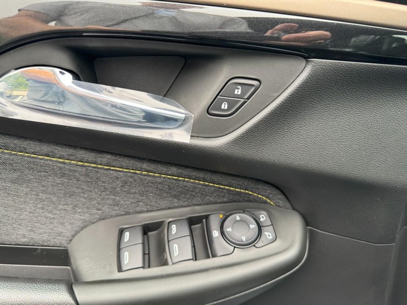 Chevrolet TrailBlazer Vehicle Image 09