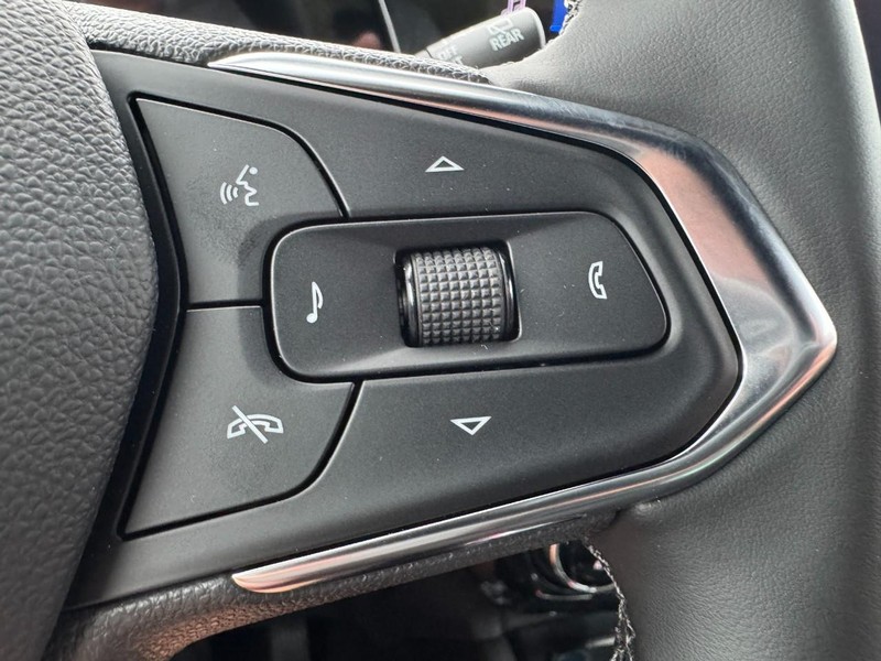 Chevrolet TrailBlazer Vehicle Image 11