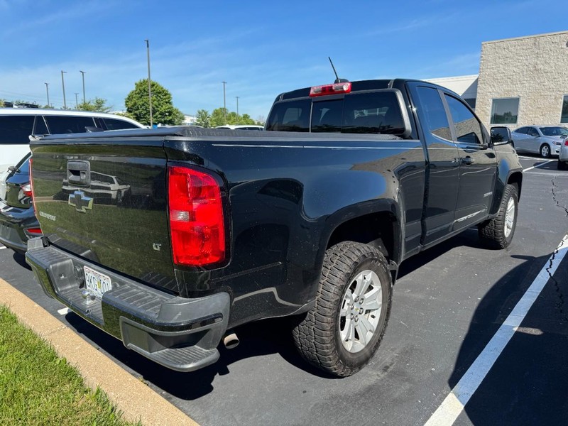 Chevrolet Colorado Vehicle Full-screen Gallery Image 02