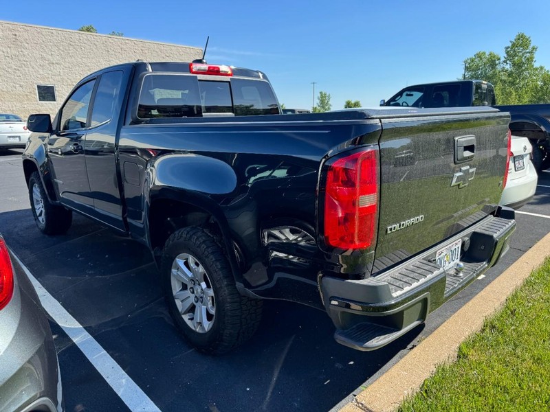 Chevrolet Colorado Vehicle Full-screen Gallery Image 03