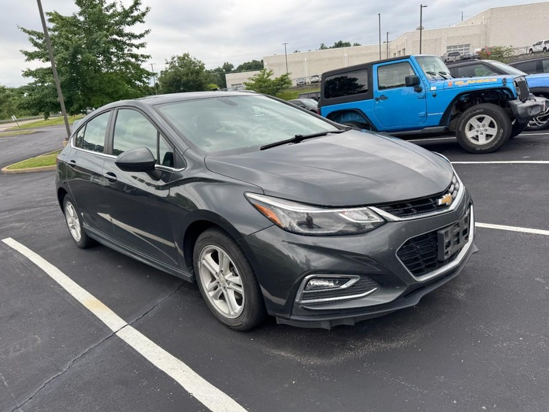 Chevrolet Cruze Vehicle Image 03