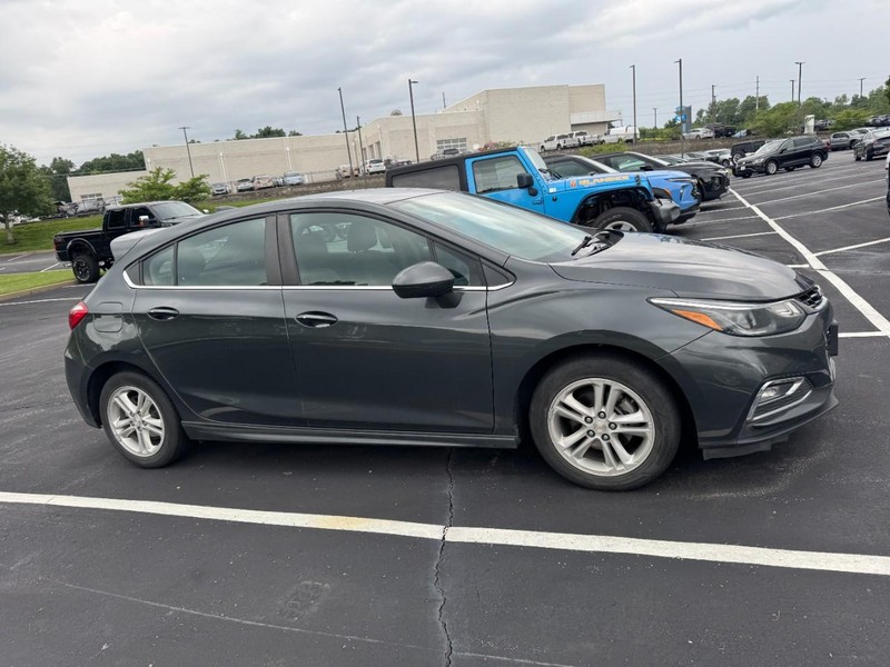 Chevrolet Cruze Vehicle Image 04