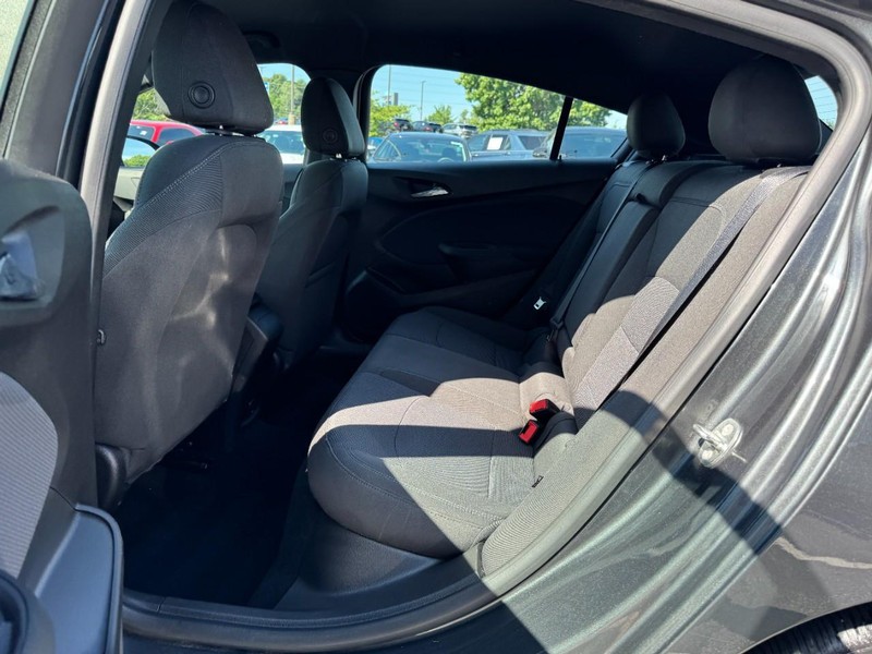 Chevrolet Cruze Vehicle Full-screen Gallery Image 10