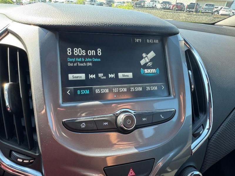 Chevrolet Cruze Vehicle Full-screen Gallery Image 19