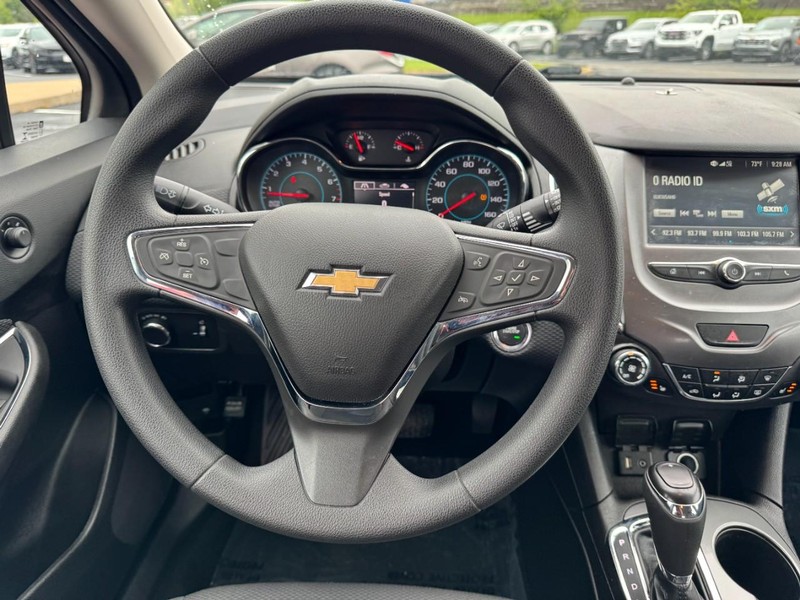 Chevrolet Cruze Vehicle Image 15