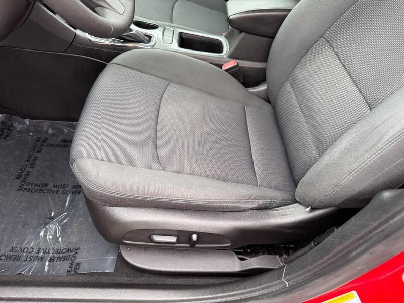 Chevrolet Cruze Vehicle Image 18