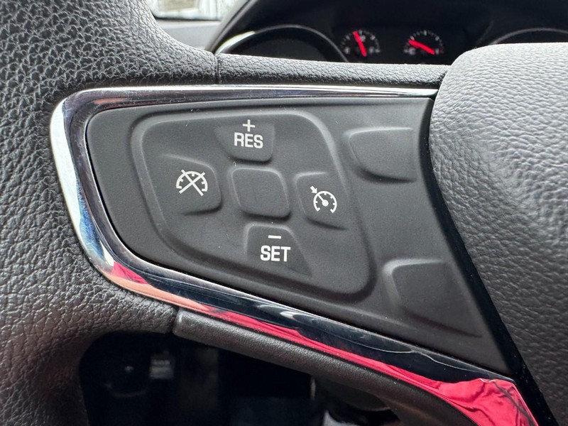 Chevrolet Cruze Vehicle Image 20