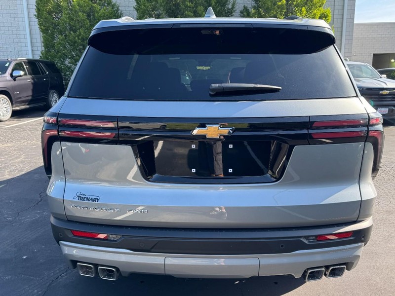 Chevrolet Traverse Vehicle Image 04