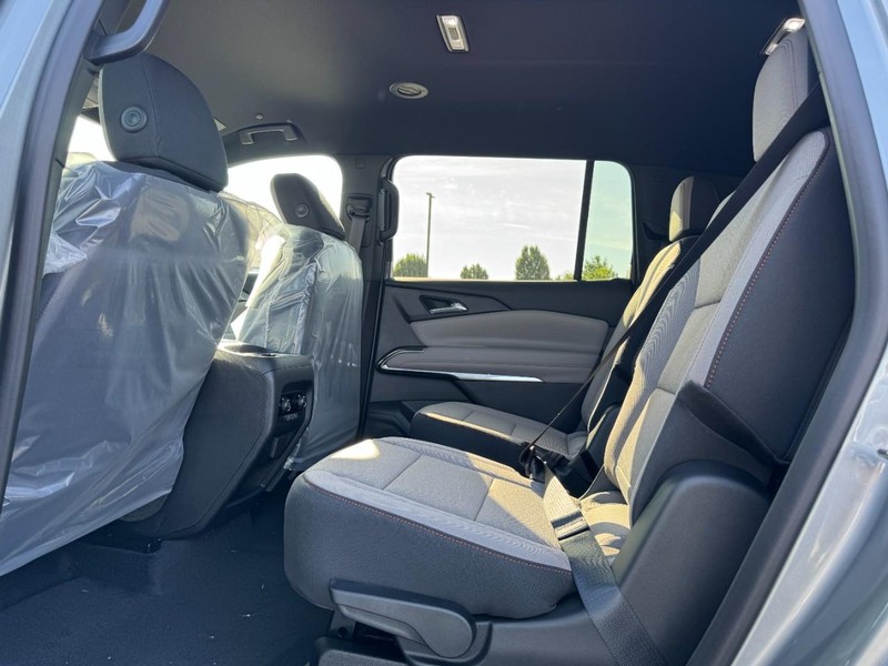 Chevrolet Traverse Vehicle Image 07