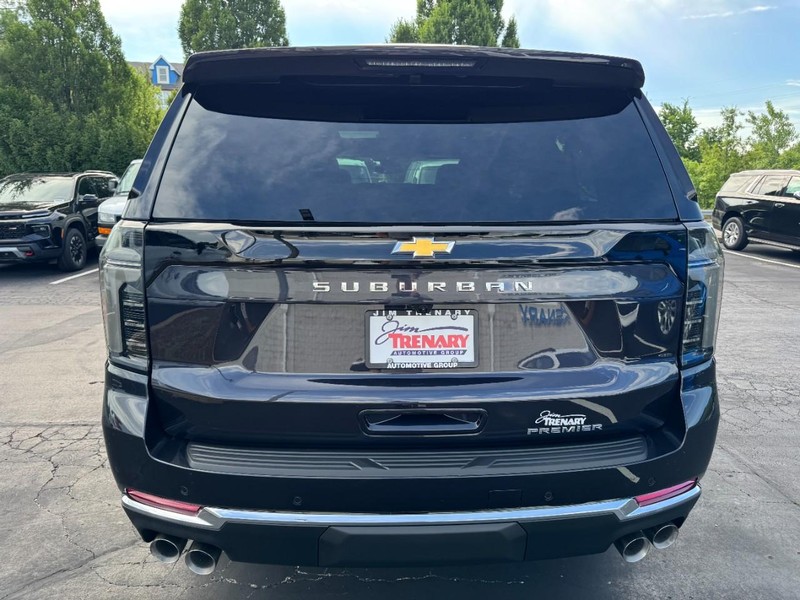 Chevrolet Suburban Vehicle Image 04