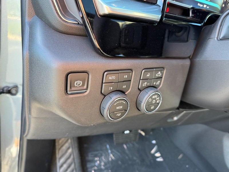Chevrolet Silverado 1500 Vehicle Image 12