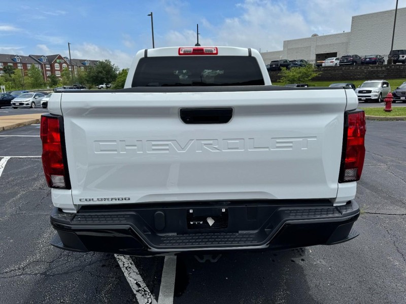Chevrolet Colorado Vehicle Full-screen Gallery Image 04