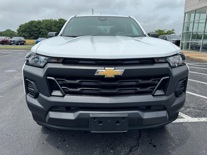 Chevrolet Colorado Vehicle Full-screen Gallery Image 09