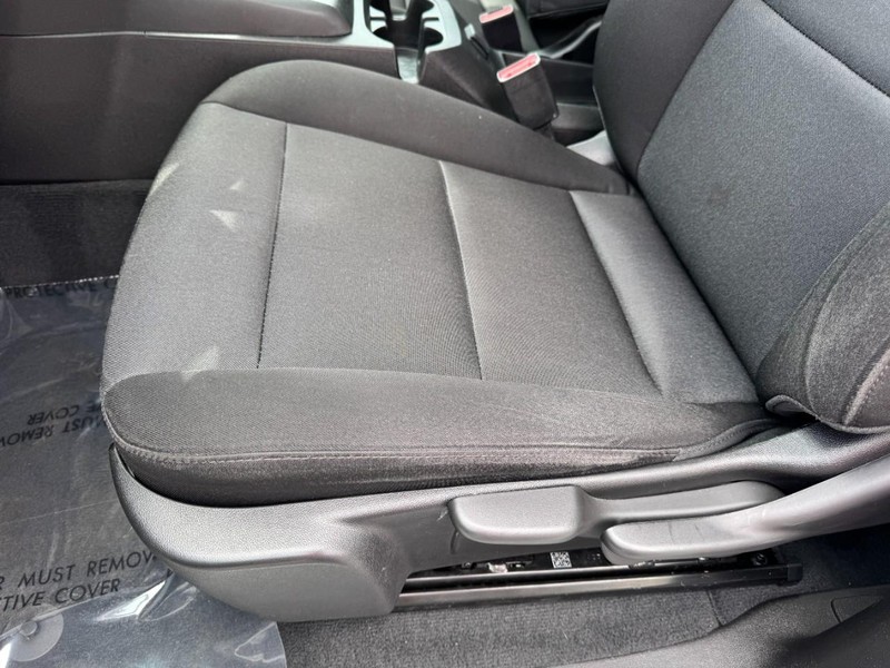 Chevrolet Colorado Vehicle Full-screen Gallery Image 14