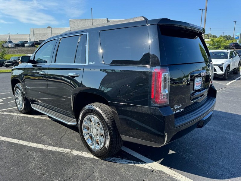 GMC Yukon Vehicle Image 05