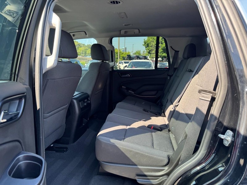 GMC Yukon Vehicle Image 10