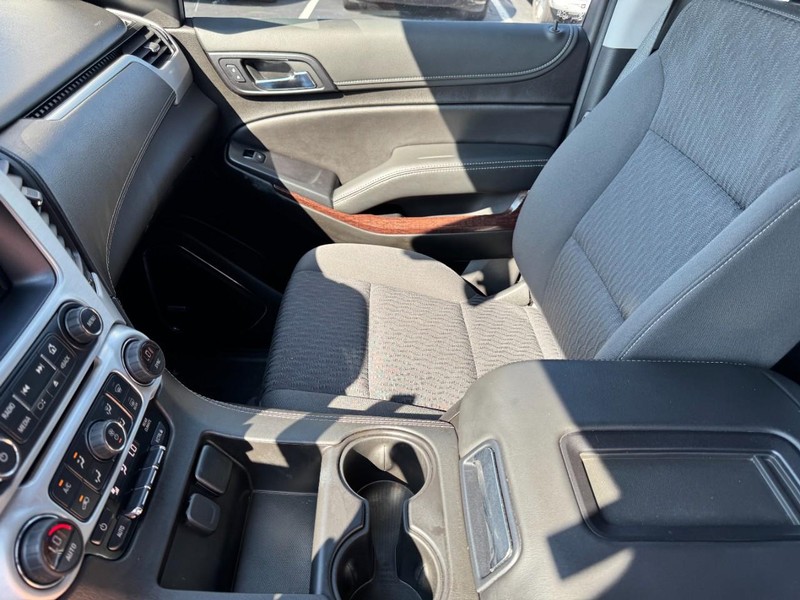 GMC Yukon Vehicle Image 13