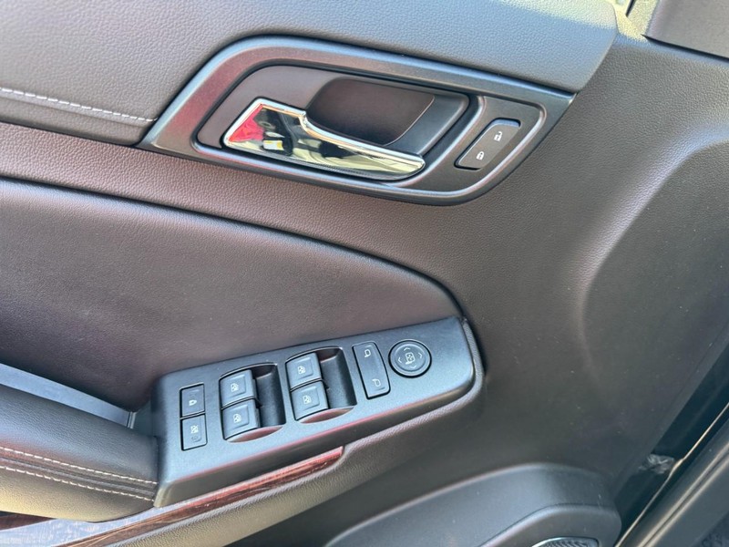 GMC Yukon Vehicle Image 15
