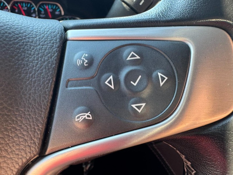 GMC Yukon Vehicle Image 18