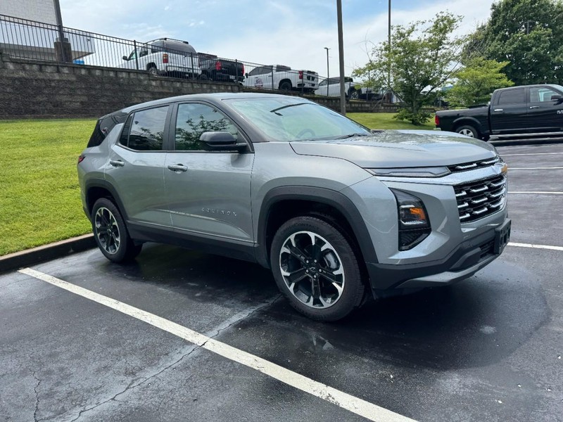 Chevrolet Equinox Vehicle Image 05