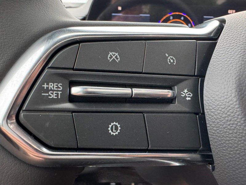 Chevrolet Tahoe Vehicle Image 11