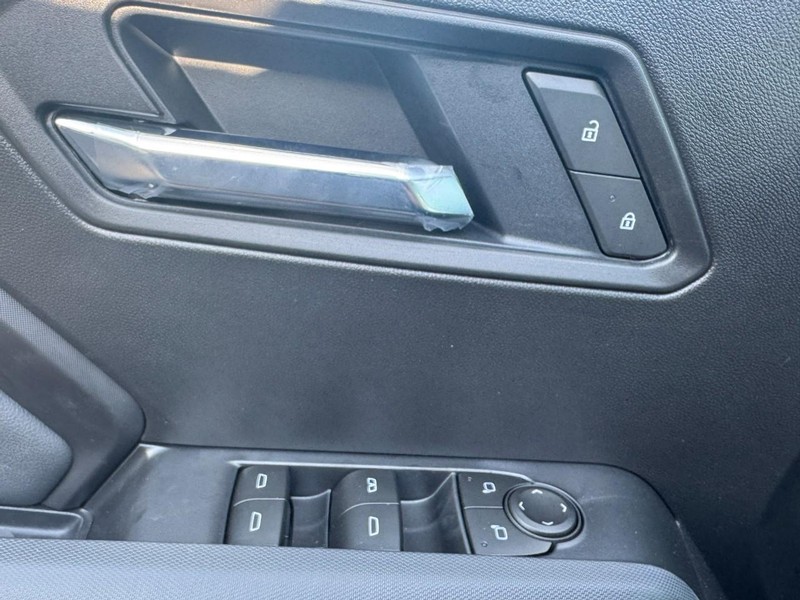 Chevrolet Colorado Vehicle Image 11