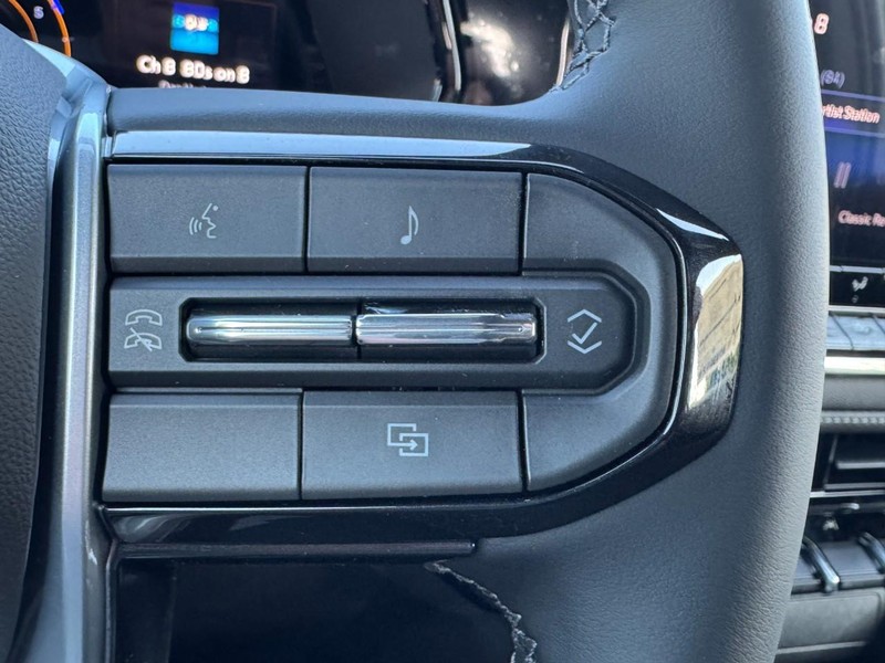 Chevrolet Colorado Vehicle Image 13
