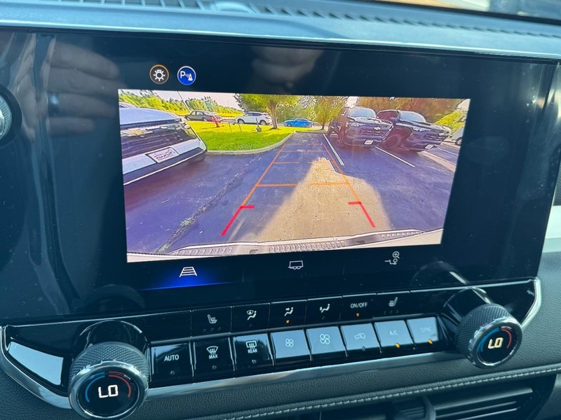 Chevrolet Colorado Vehicle Image 17