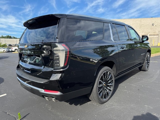 2026 Chevrolet Suburban High Country - Photo 2