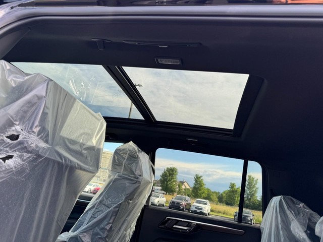 2026 Chevrolet Suburban High Country - Photo 6