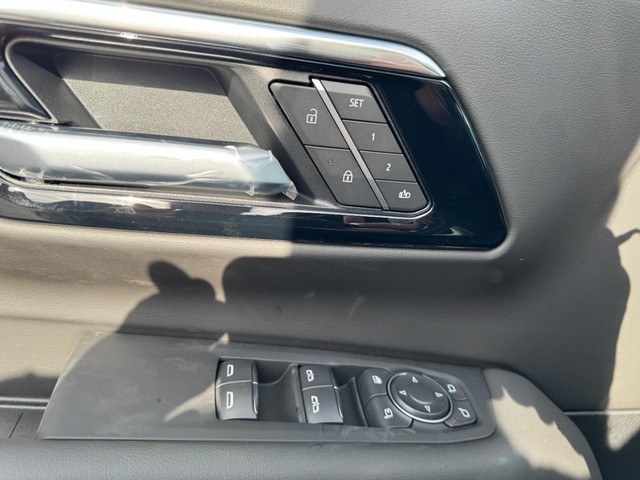 2026 Chevrolet Suburban High Country - Photo 8