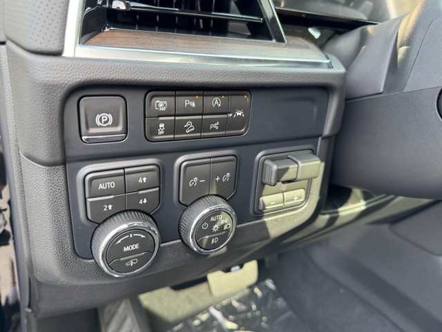 2026 Chevrolet Suburban High Country - Photo 9