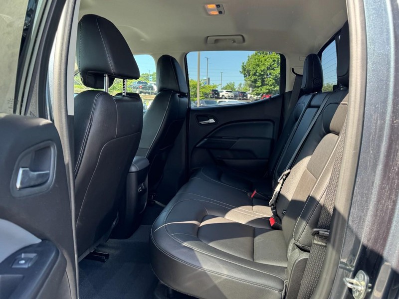 Chevrolet Colorado Vehicle Full-screen Gallery Image 10