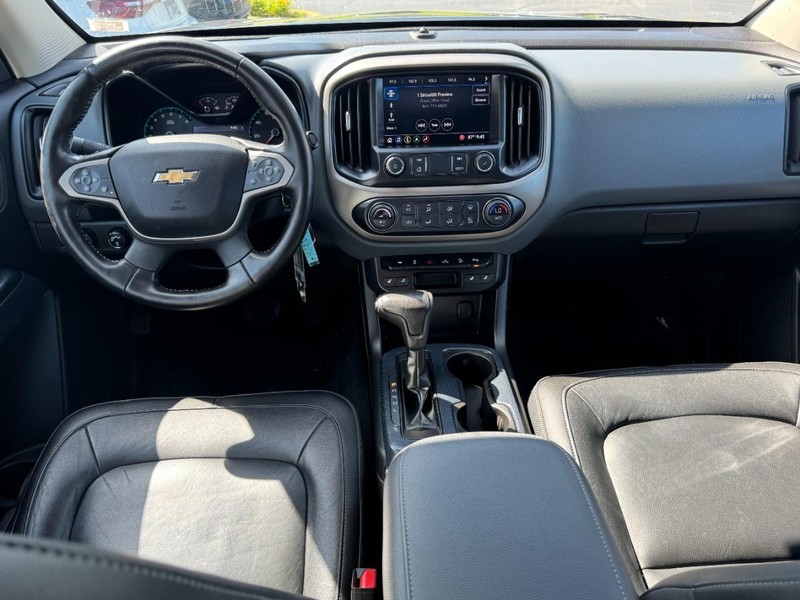 Chevrolet Colorado Vehicle Full-screen Gallery Image 11