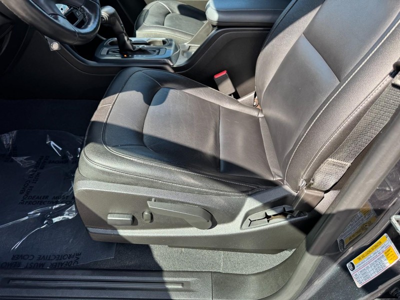 Chevrolet Colorado Vehicle Full-screen Gallery Image 14