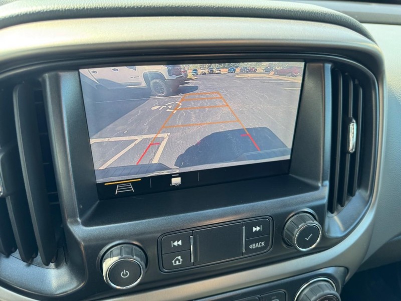 Chevrolet Colorado Vehicle Full-screen Gallery Image 21