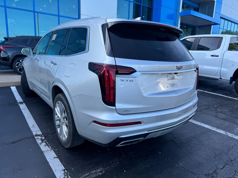 Cadillac XT6 Vehicle Full-screen Gallery Image 04