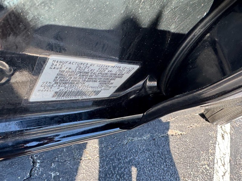 Nissan Versa Vehicle Image 18