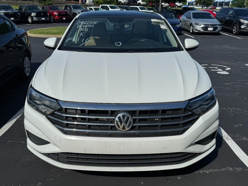 Volkswagen Jetta Vehicle Image 02