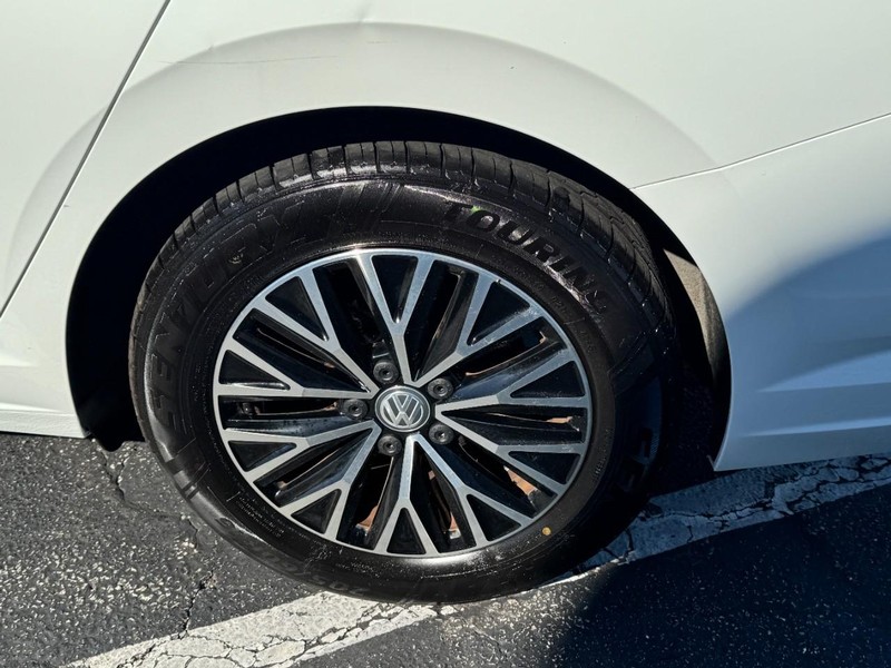 Volkswagen Jetta Vehicle Image 07