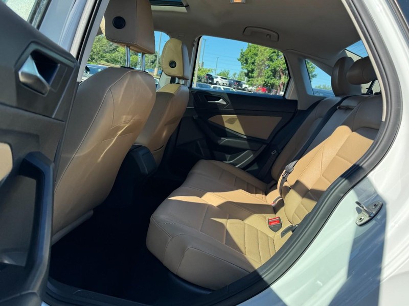 Volkswagen Jetta Vehicle Image 10