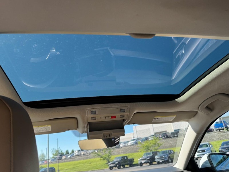 Volkswagen Jetta Vehicle Image 11