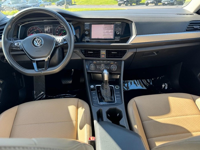 Volkswagen Jetta Vehicle Image 12