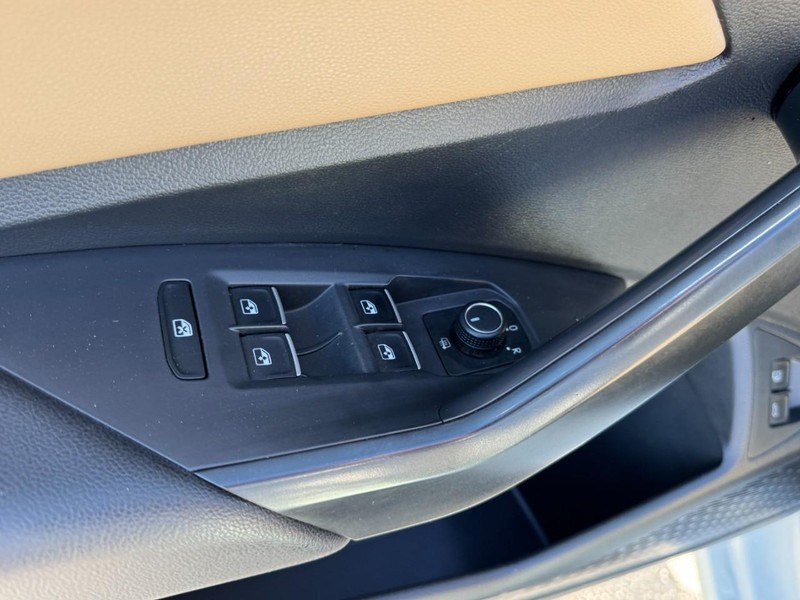 Volkswagen Jetta Vehicle Image 16