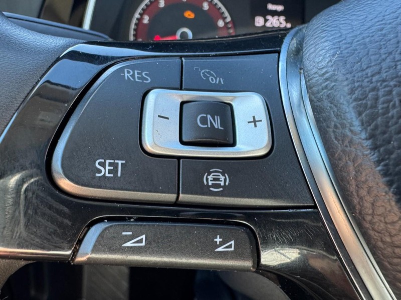Volkswagen Jetta Vehicle Image 18