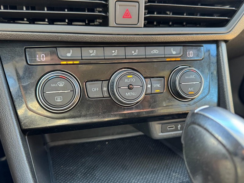 Volkswagen Jetta Vehicle Image 20