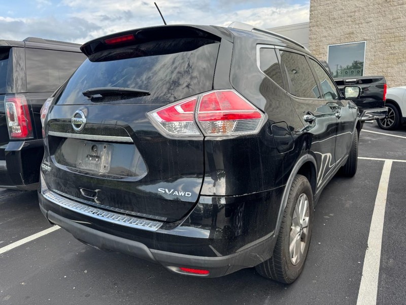 Nissan Rogue Vehicle Image 03