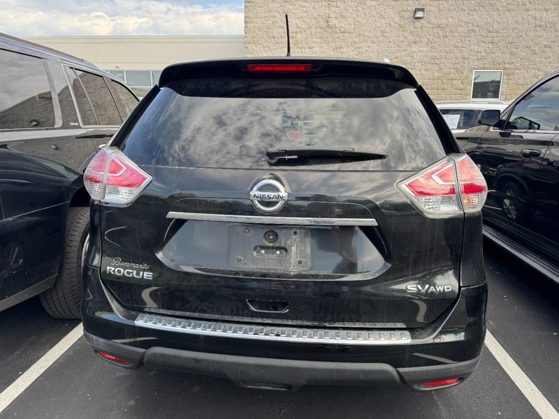 Nissan Rogue Vehicle Image 04