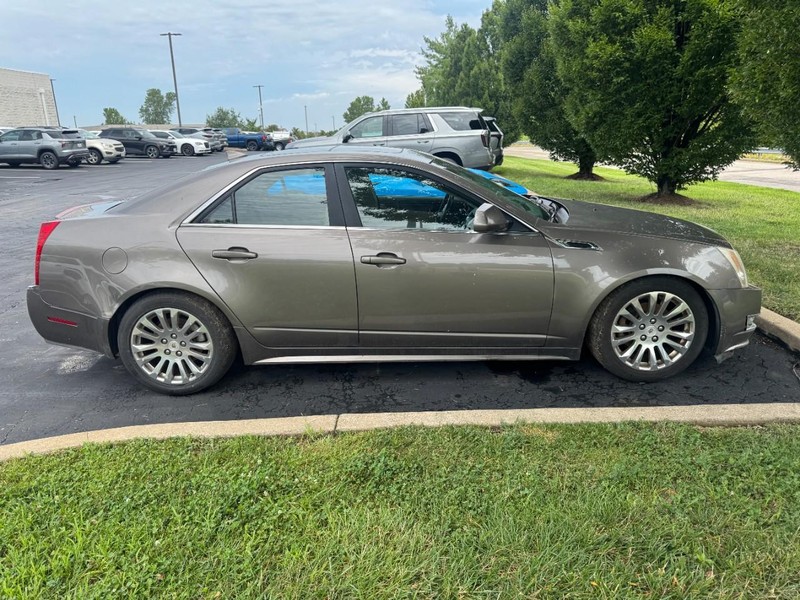 Cadillac CTS Sedan Vehicle Image 02