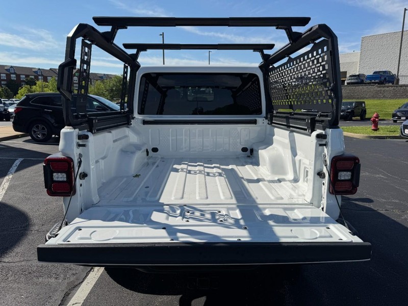 Jeep Gladiator Vehicle Image 06